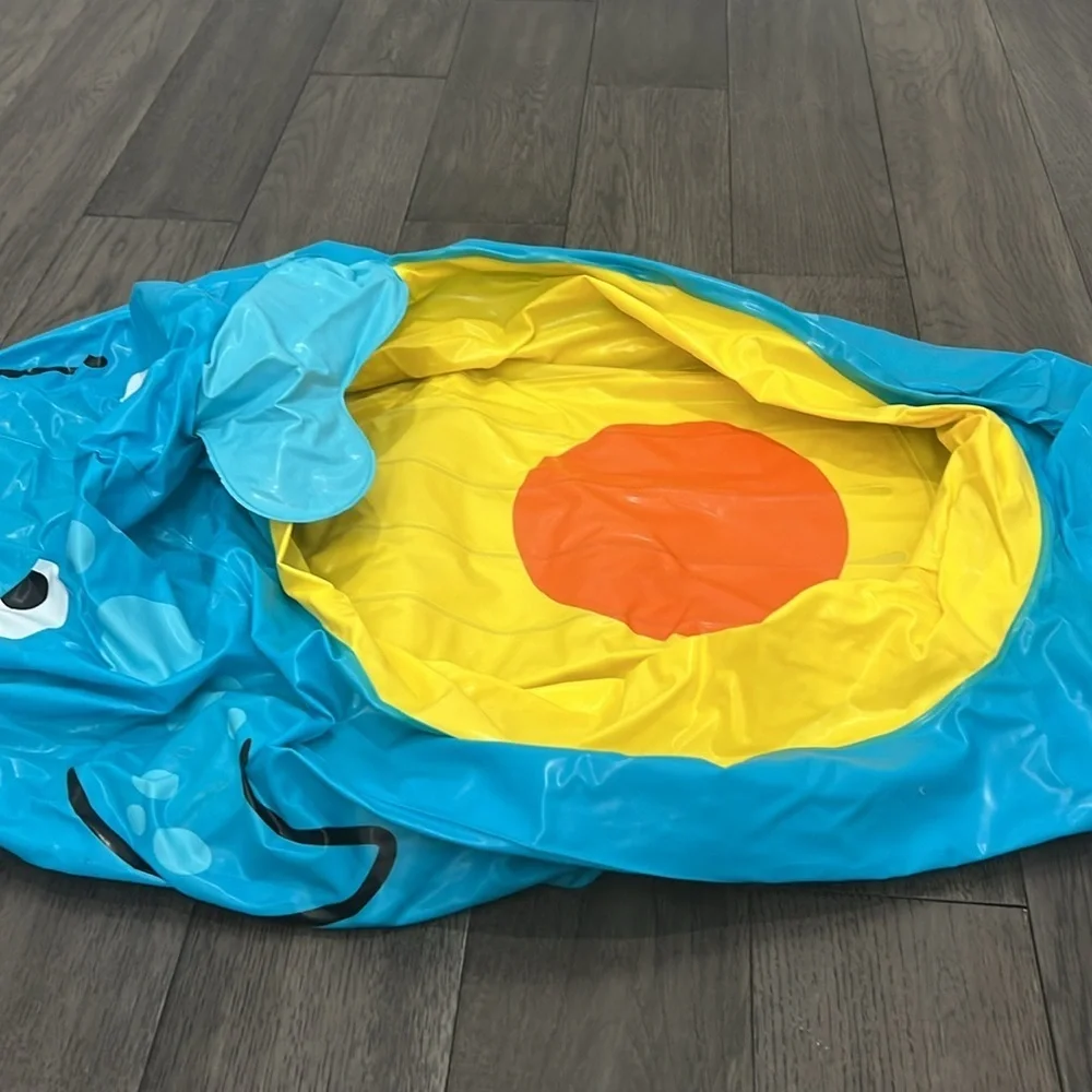 Baby inflatable whale bathtub/swimming splash pool